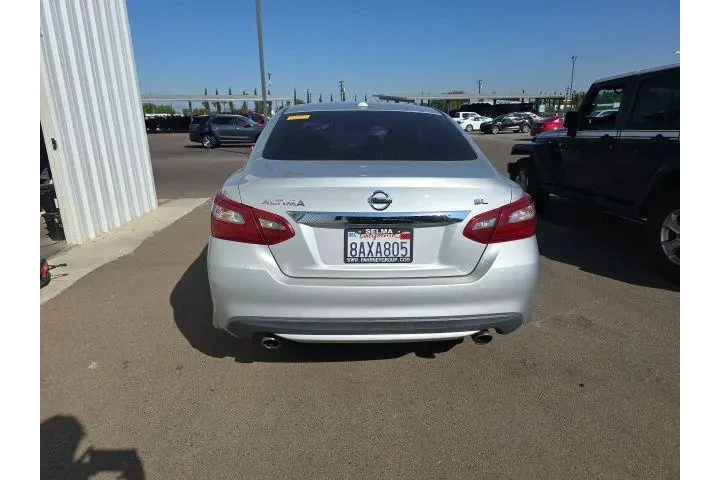 $10900 : Nissan Altima 2018 2.5 SL 4d image 5