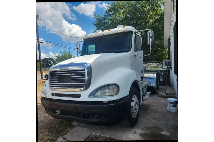 $14900 : 2007 FREIGHTLINER COLUMBIA 12 image 3