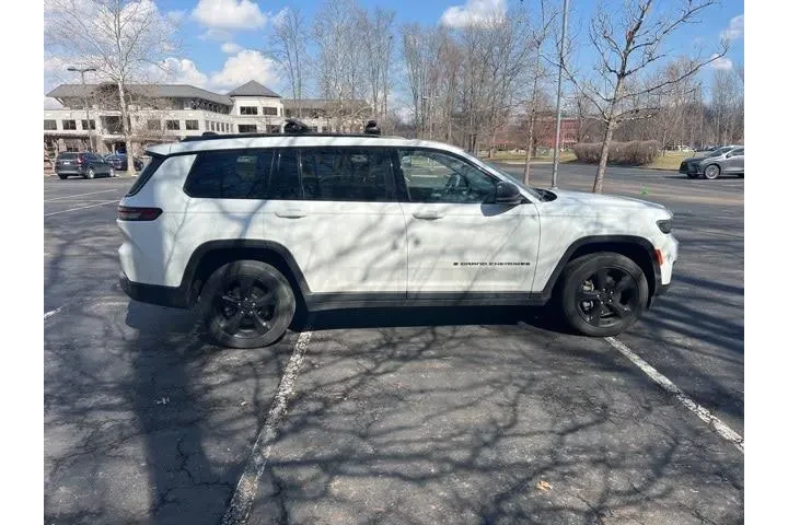 $30073 : Jeep Grand Cherokee L 2023 4 image 5