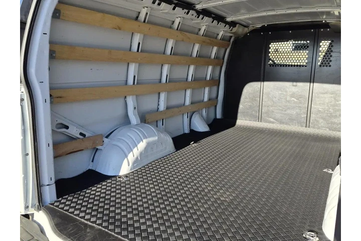 $33988 : GMC Savana 2024 2500 3dr Car image 9