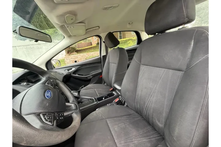 $4999 : 2017 Focus SE image 7