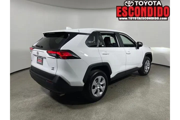 $30998 : Toyota RAV4 2024 AWD LE 4dr image 3