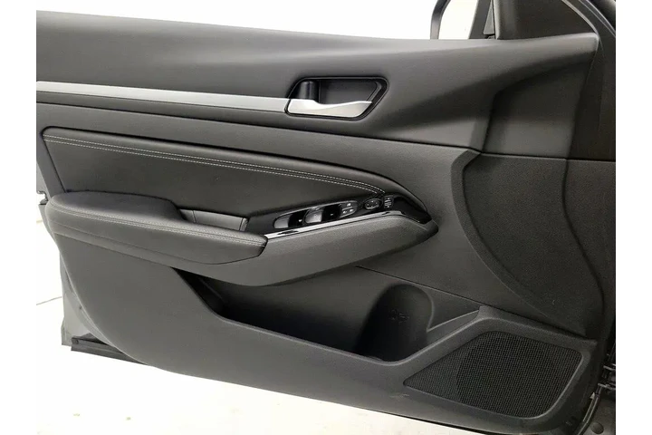 $20998 : Nissan Altima 2022 2.5 SL 4d image 4