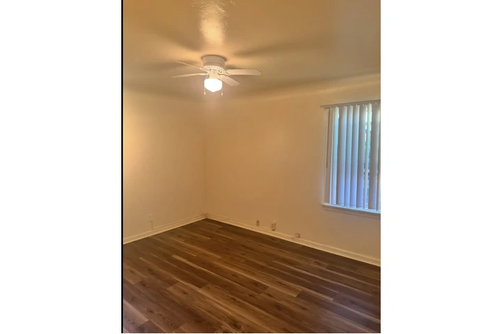 $900 : Rento un cuarto image 2