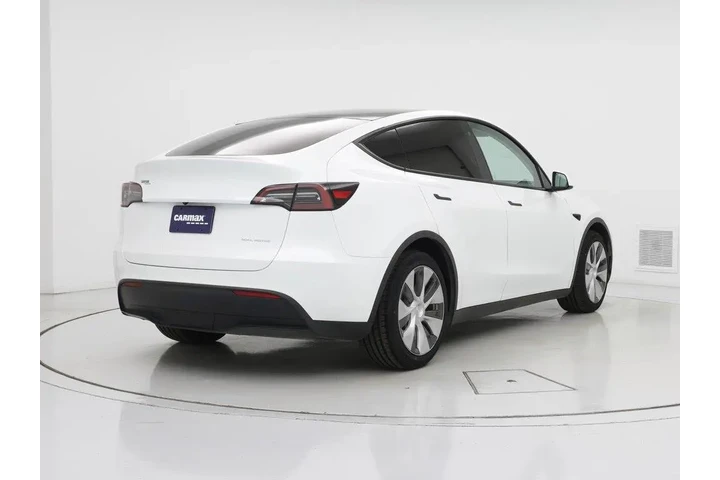 $29998 : Tesla Model Y 2023 AWD Long image 8