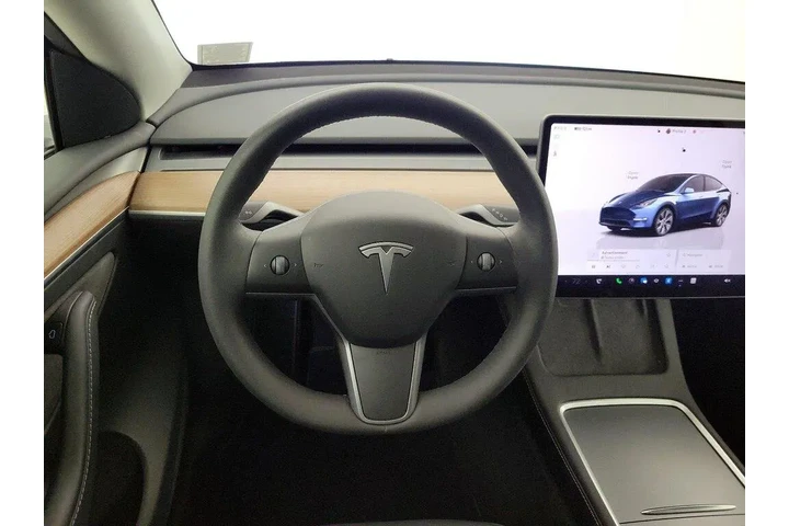 $33998 : Tesla Model Y 2022 AWD Long image 10