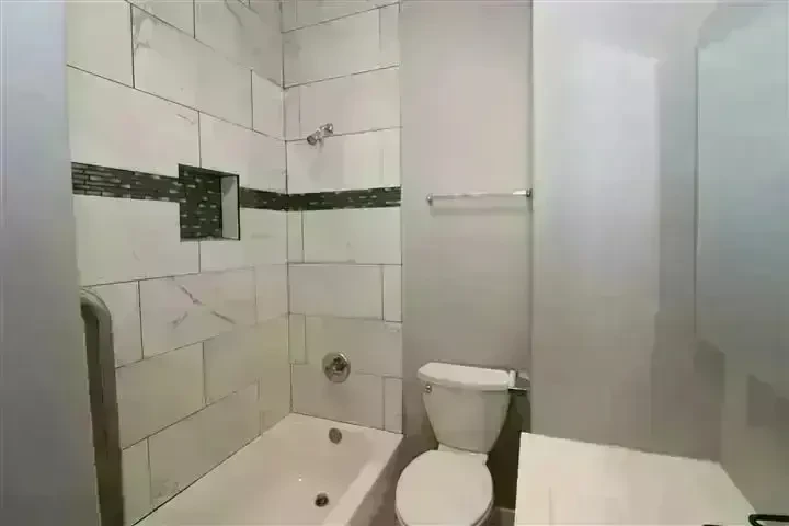 $1375 : ¡OBTENGA UN MES GRATIS! Single image 2