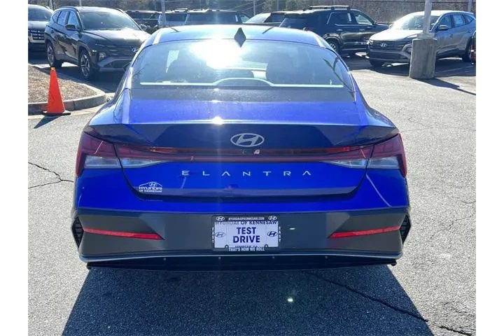 $23095 : Hyundai ELANTRA 2025 SEL Con image 6