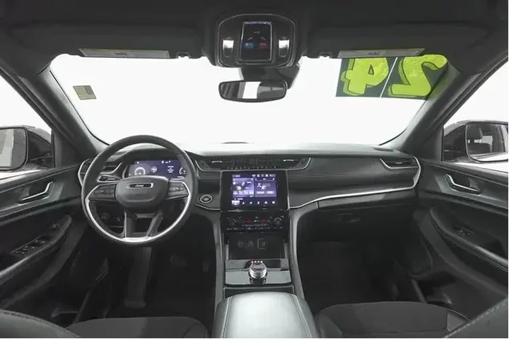 $30000 : Jeep Grand Cherokee 2024 4x4 image 8