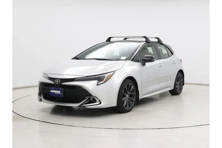 $26998 : Toyota Corolla Hatchback 202 image 4