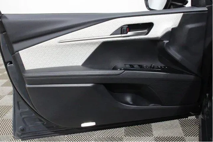 $39989 : Toyota Camry 2025 AWD XLE 4d image 6