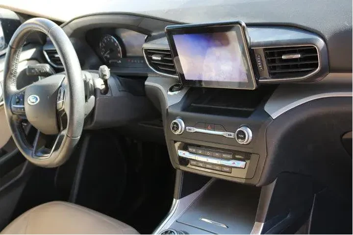 $18977 : Ford Explorer 2020 XLT 4dr S image 7