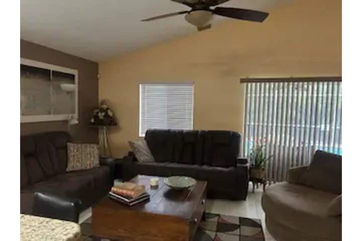 $369000 : CASA CON PISCINA EN FL. image 4