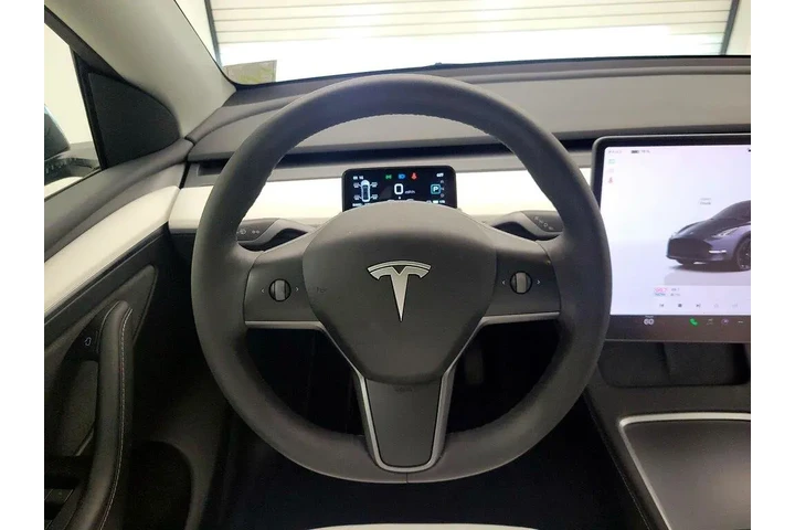 $35998 : Tesla Model Y 2023 AWD Long image 10