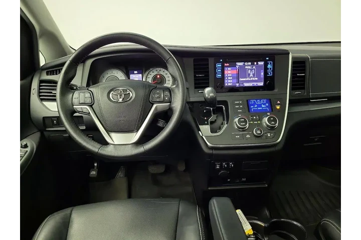 $28998 : Toyota Sienna 2015 SE 8-Pass image 10