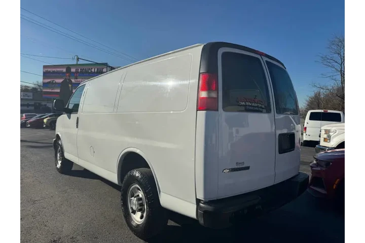 $16495 : 2015 Express 2500 image 8