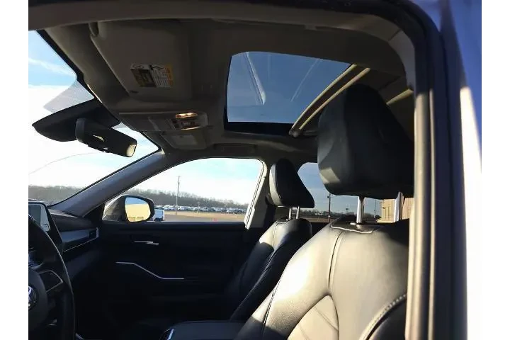 $31899 : Toyota Highlander 2023 AWD L image 4