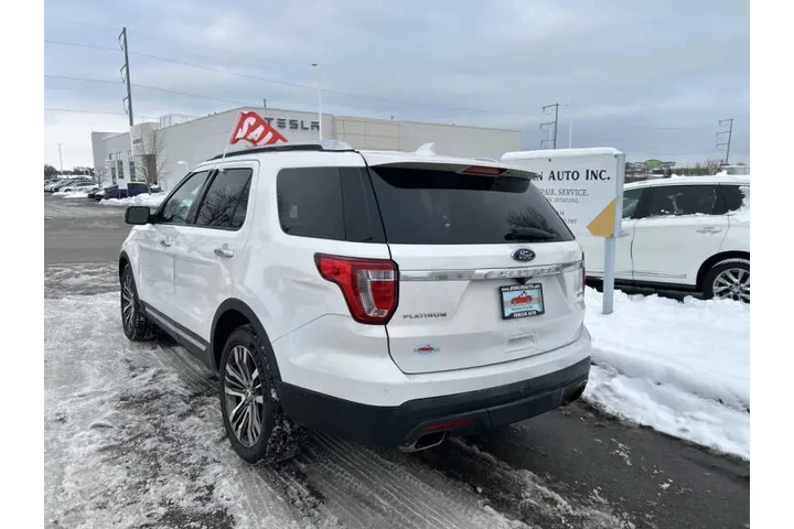 $15990 : 2017 Explorer Platinum image 3