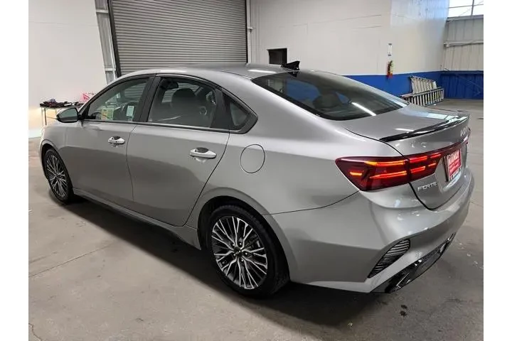 $17547 : Kia Forte 2023 GT-Line 4dr S image 5