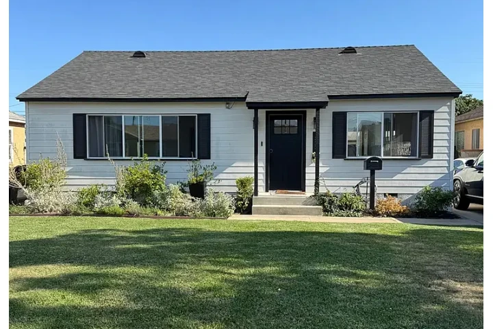 $1900 : LOCATION...LOCATION...LOCATION image 1