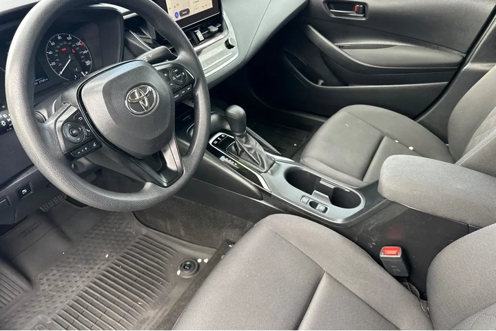 $23900 : Toyota Corolla Hybrid 2025 A image 8