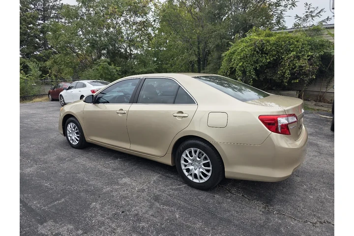 $8800 : 2012 Camry SE image 2