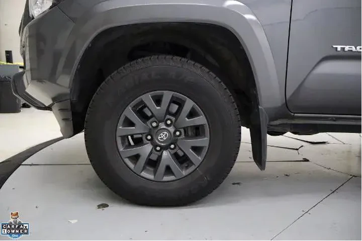 $30995 : Toyota Tacoma 2023 4x2 SR5 4 image 10