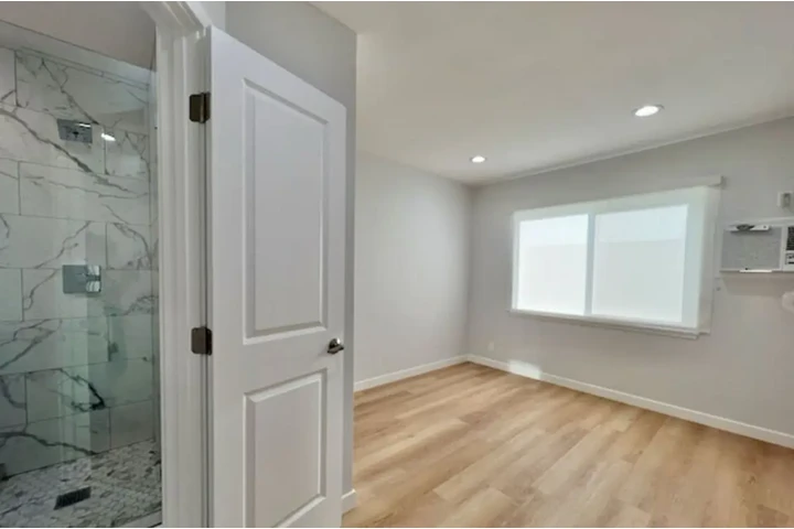 $1900 : 2Bedroom Apt In Vermont Ave, image 6