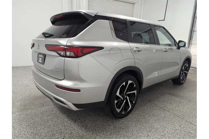 $23997 : Mitsubishi Outlander 2023 AW image 3