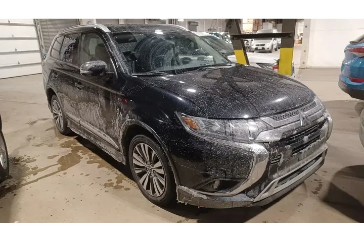 $13373 : Mitsubishi Outlander 2019 AW image 1