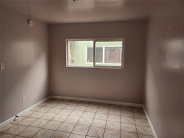 $1725 : APARTAMENTO EN HUNTINGTON PARK image 1