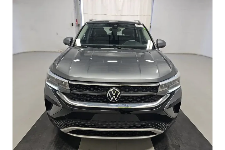 $19493 : Volkswagen Taos 2023 SE 4dr image 2