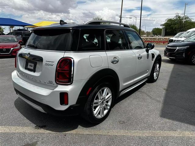 $27995 : Pre-Owned 2022 Countryman Coo image 6