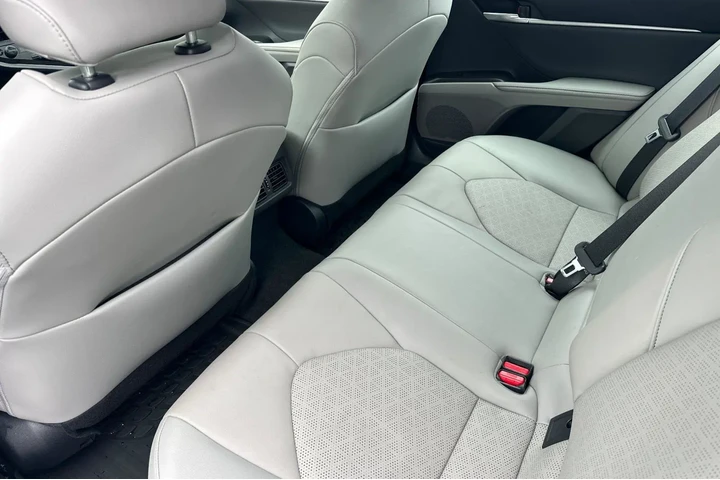 $30900 : Toyota Camry Hybrid 2023 XSE image 7