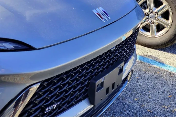 $31576 : Buick Envision 2024 AWD Spor image 3