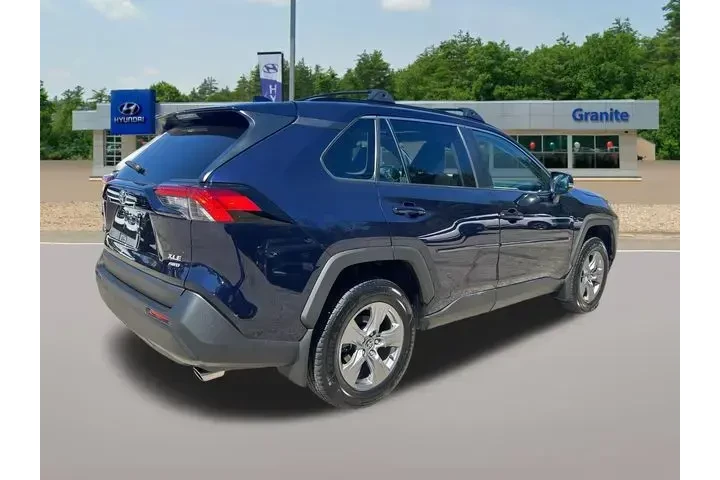 $30990 : Toyota RAV4 2024 AWD XLE 4dr image 6