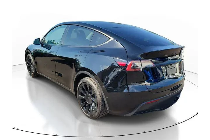 $32991 : Tesla Model Y 2022 AWD Long image 3