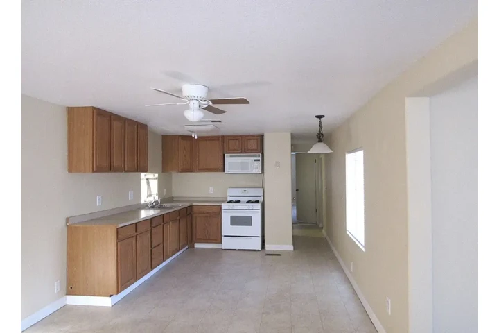 $1150 : on full size lot image 5