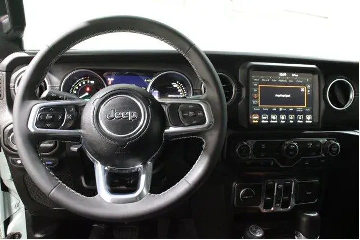 $32998 : Jeep Wrangler 2023 4x4 Sahar image 8