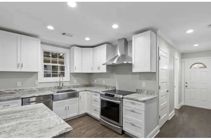 $1500 : Beautiful 3 Bedroom Home image 3