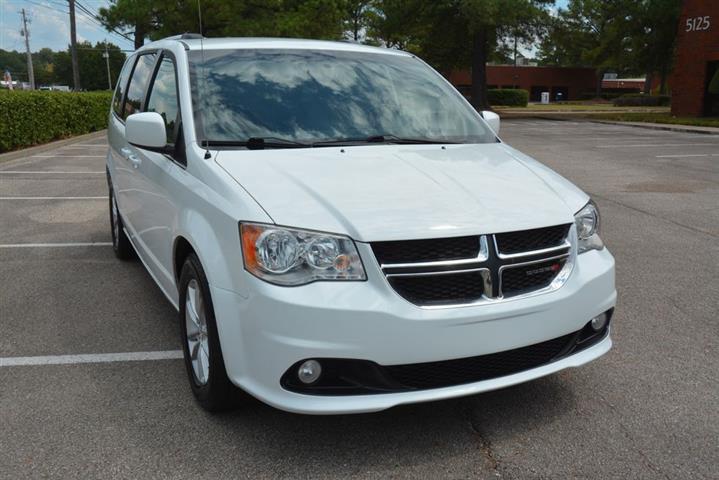 2018 Grand Caravan SXT image 4