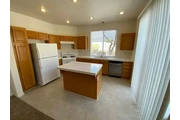 $1000 : fully upgraded, spacious home thumbnail