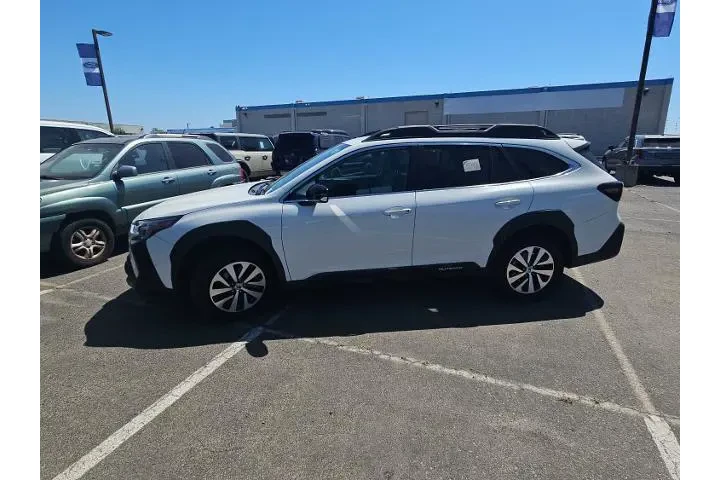 $21000 : Subaru Outback 2023 AWD Prem image 5