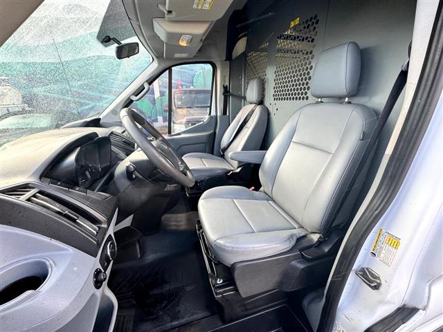 $24995 : 2018 Transit Van T-250 148" M image 10