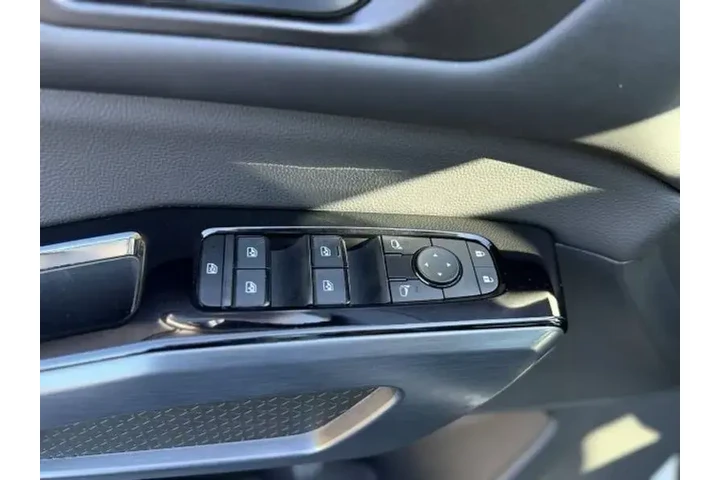 $29842 : Nissan Pathfinder 2024 AWD S image 9