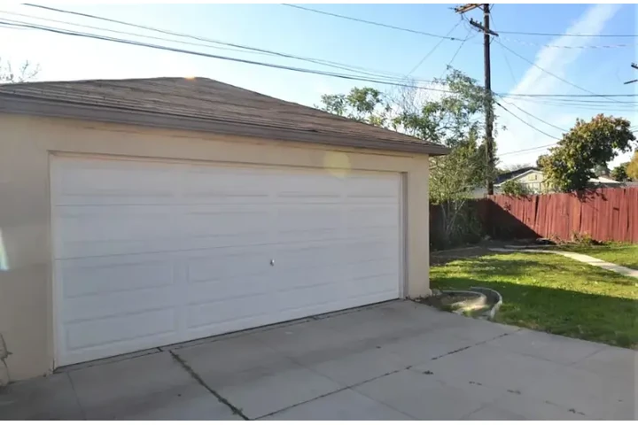 $2365 : 3 bedroom home in Los Angeles image 10