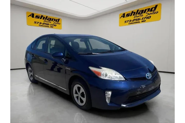 $7900 : 2012 Prius Four image 8