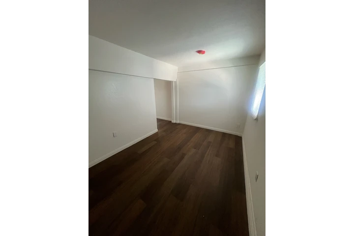 $1700 : Duplex South Gate image 1