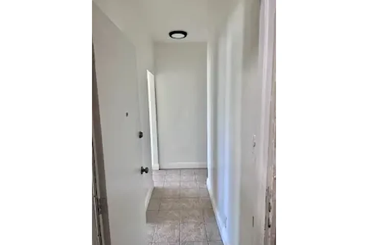 $1,895/MES. LOS ANGELES. image 2