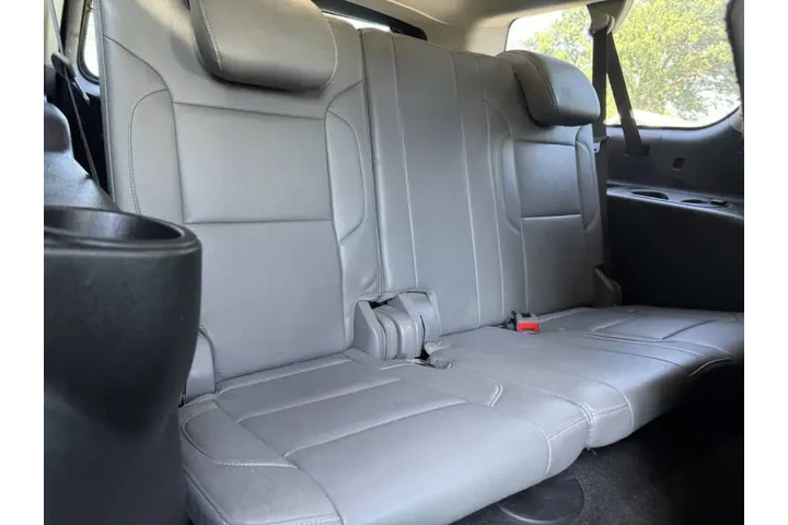 $12999 : 2018 Suburban LT image 8